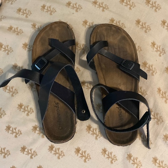 Outwoods Shoes - Around-ankle sandals size 9
